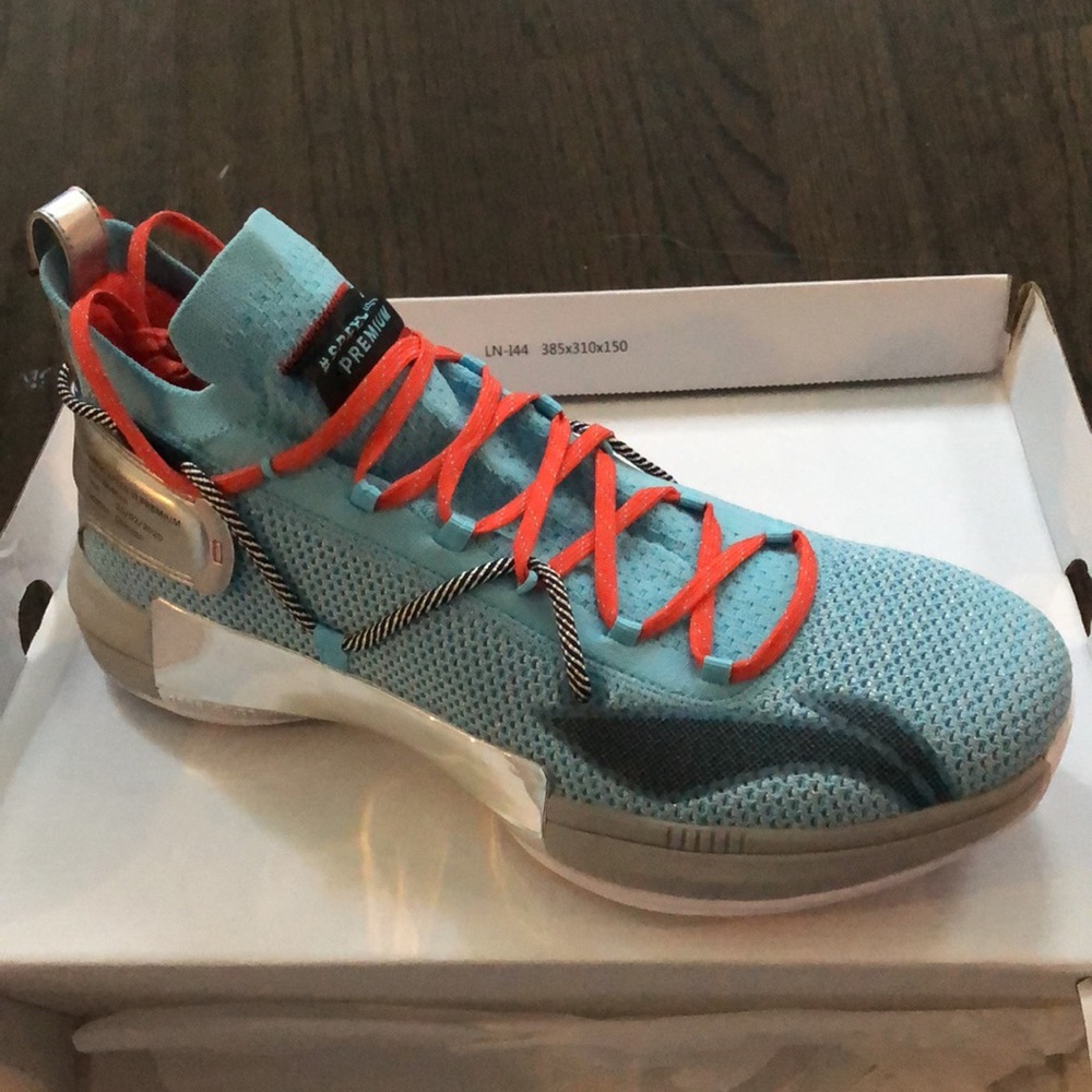 PE MENS BASKETBALL SHOE NIB SIZE 15